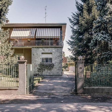 Sentirsi A Casa, Lontano Da Casa-Feel At Home Away From Home Caronno Pertusella Exterior photo